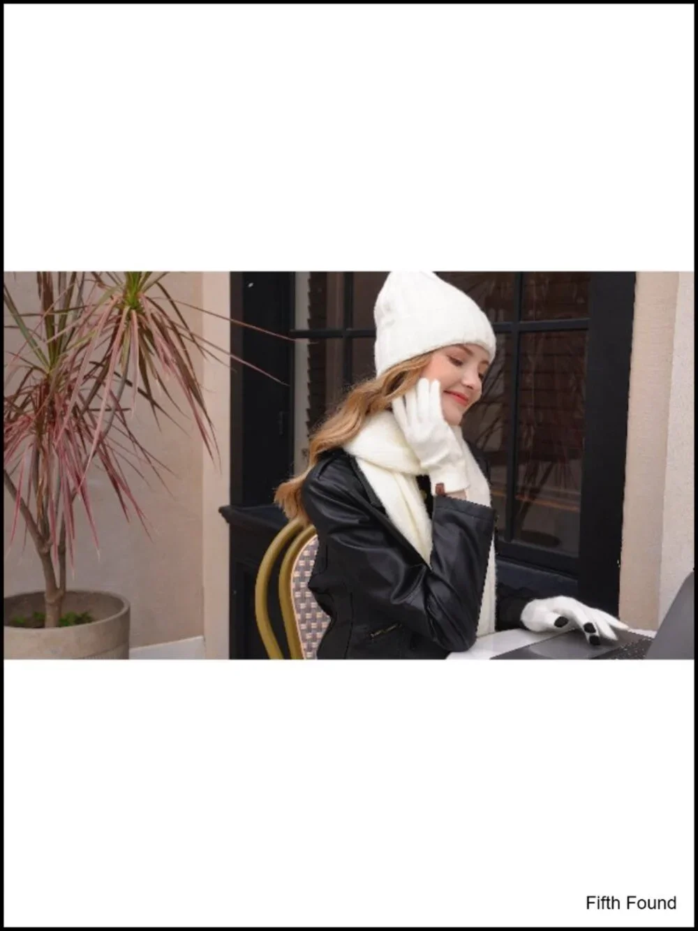 Womens Winter Beanie Hat Scarf Touchscreen Gloves 3 Piece Set Acrylic Fleece